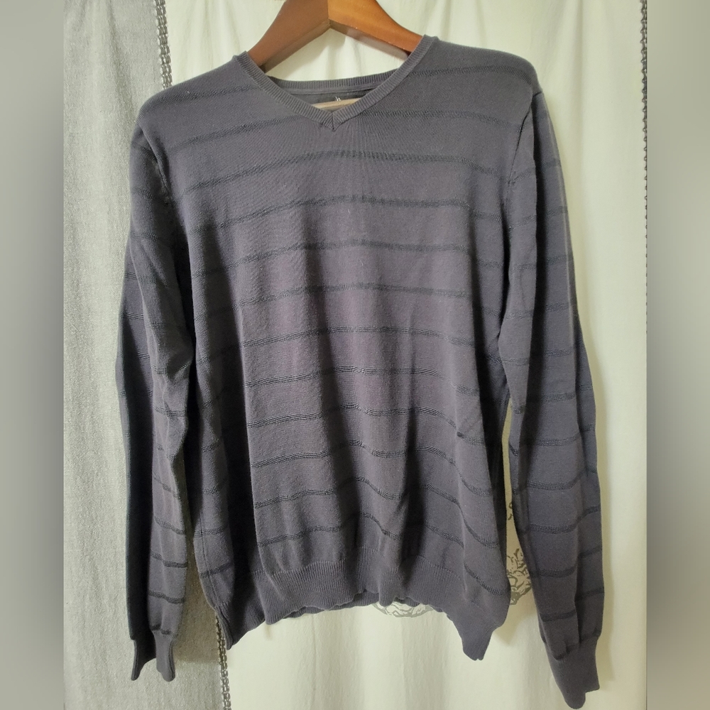 Marc Anthony grey V-neck sweater Large